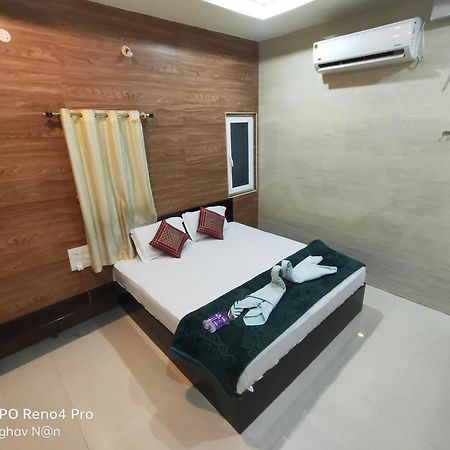 Kamala Sadana Lodge Madhavaram ภายนอก รูปภาพ