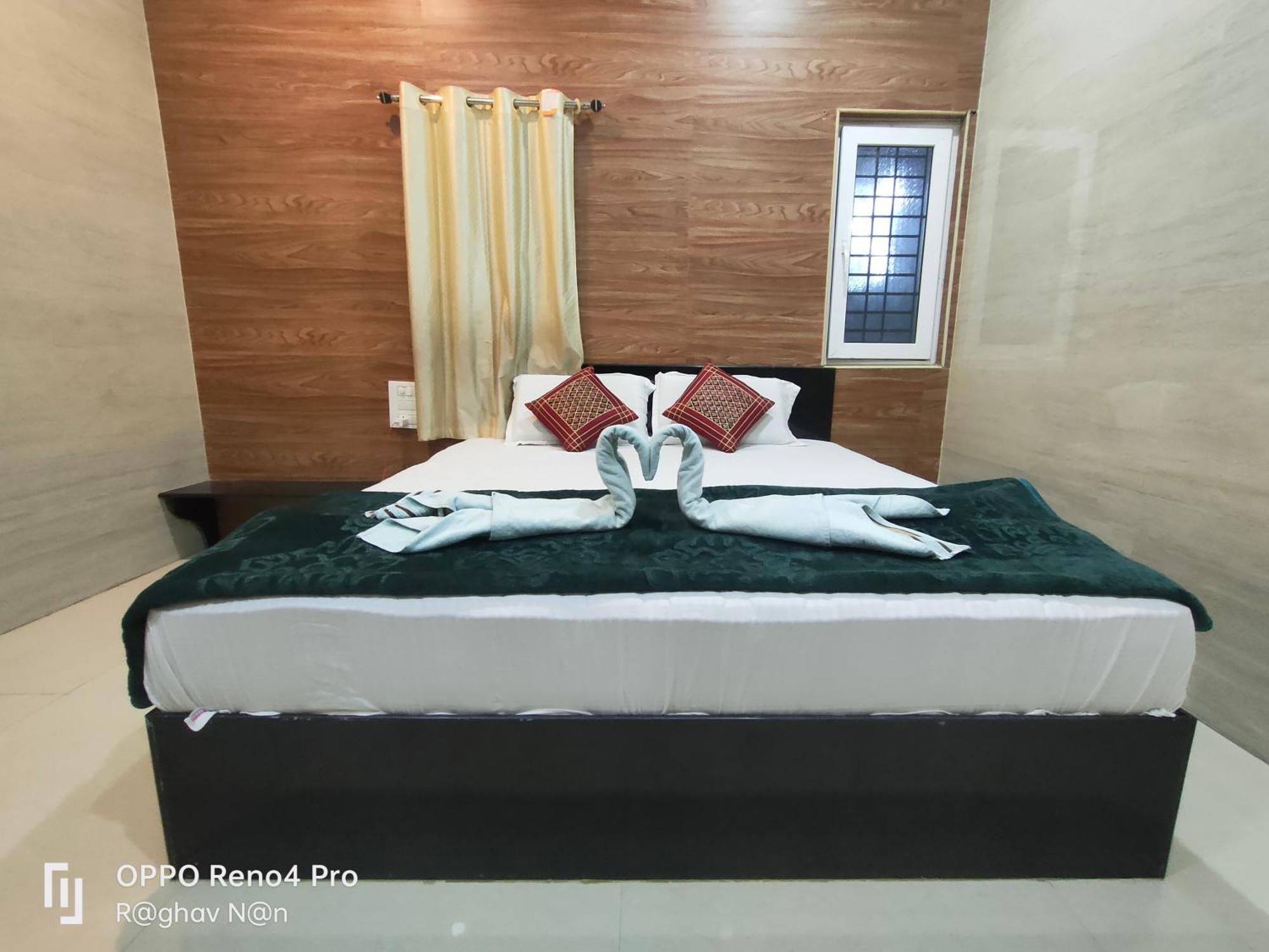 Kamala Sadana Lodge Madhavaram ภายนอก รูปภาพ