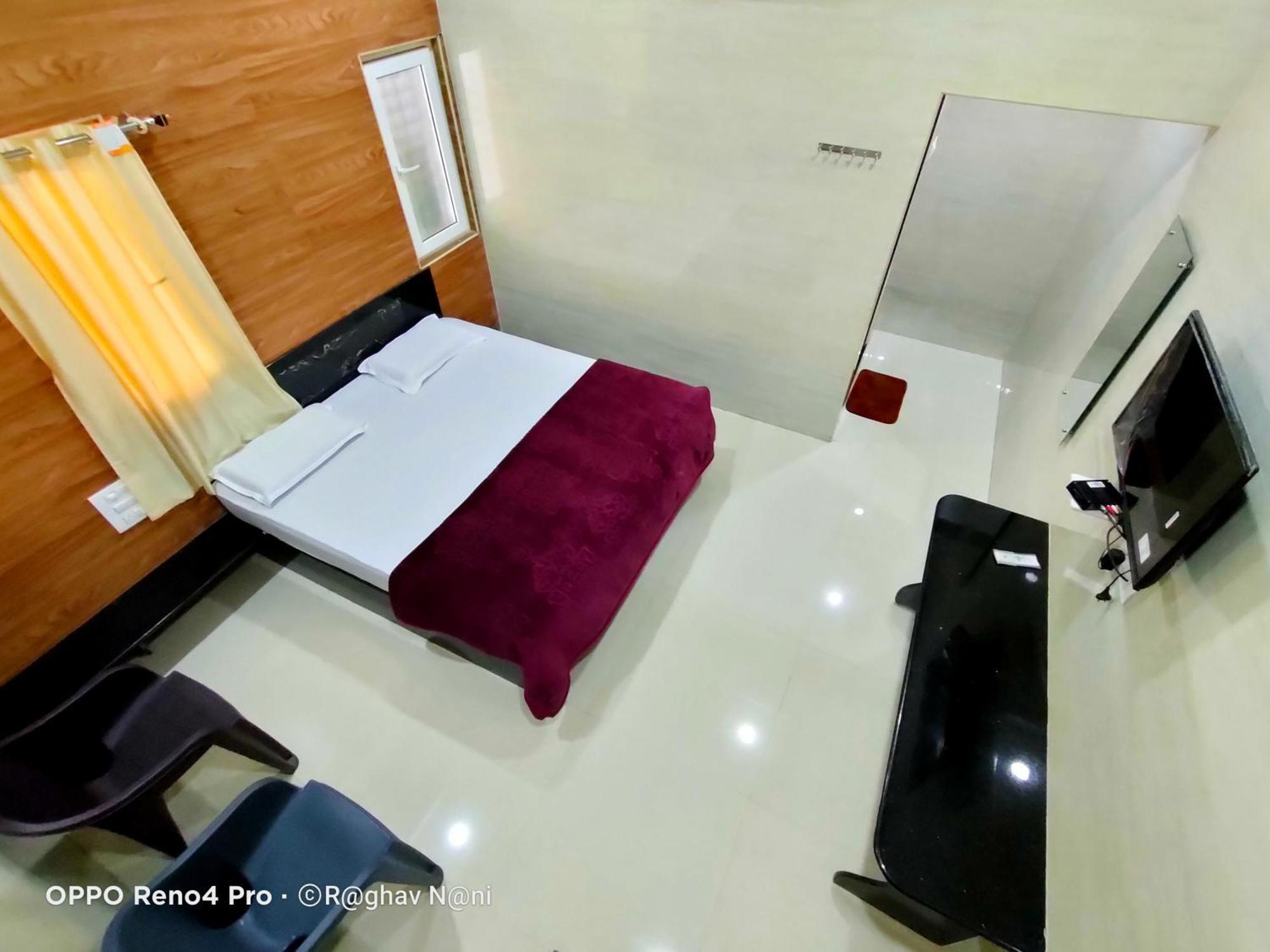 Kamala Sadana Lodge Madhavaram ภายนอก รูปภาพ
